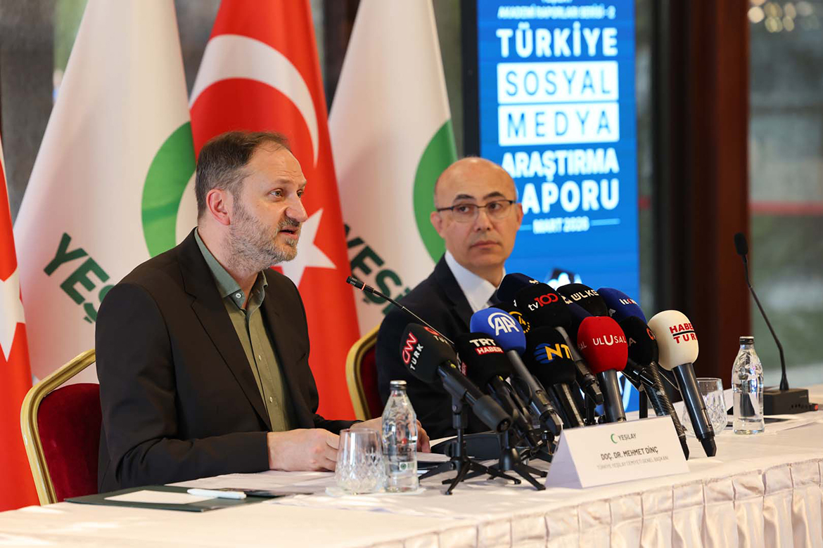 Yeşilay'dan Uyarı: "Sosyal Medya Hem Bağımlılık Oluşturuyor Hem Diğer Bağımlılıklara Zemin Hazırlıyor"