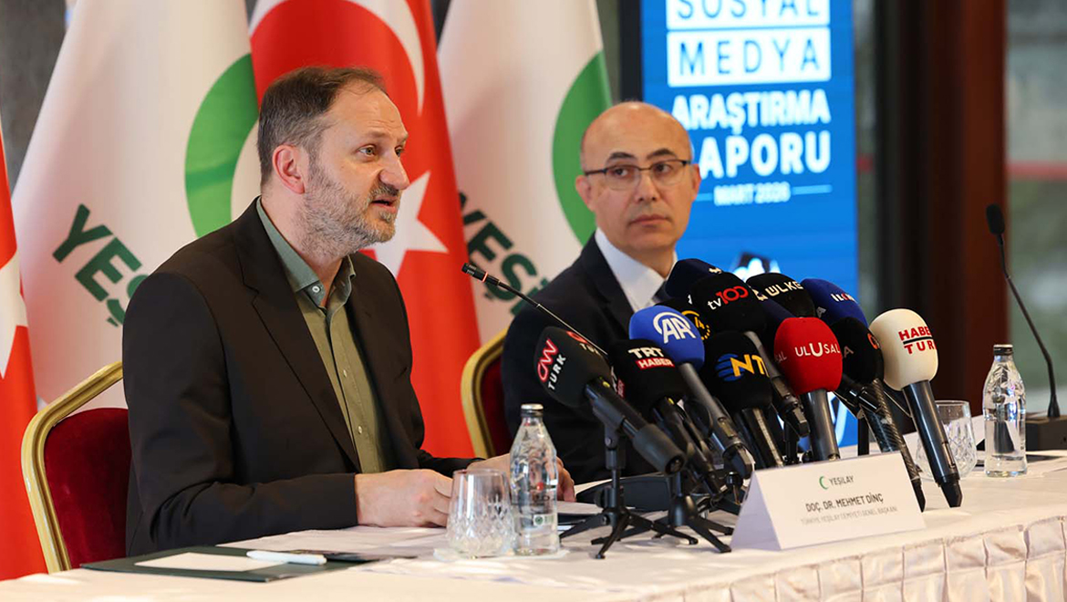 Yeşilay'dan Uyarı: "Sosyal Medya Hem Bağımlılık Oluşturuyor Hem Diğer Bağımlılıklara Zemin Hazırlıyor"